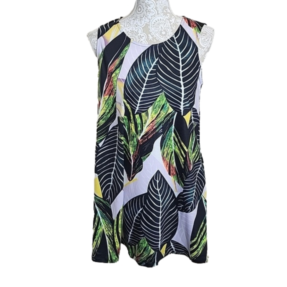 Simple fun sleeveless leaf print dress, size M NWOT